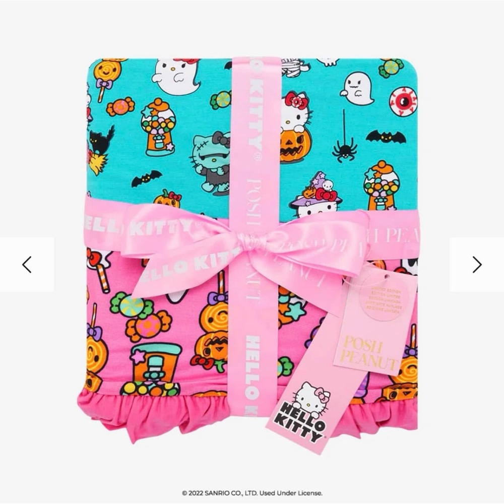 HELLO KITTY SANRIO X POSH PEANUT OG HK HALLOWEEN BAMBOO PLUSH BLANKET